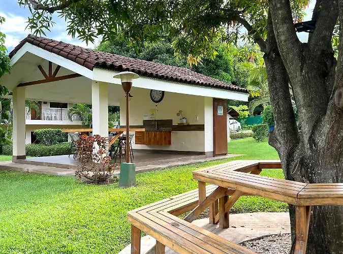 Little Dreams Charming Ground Ferienhaus *